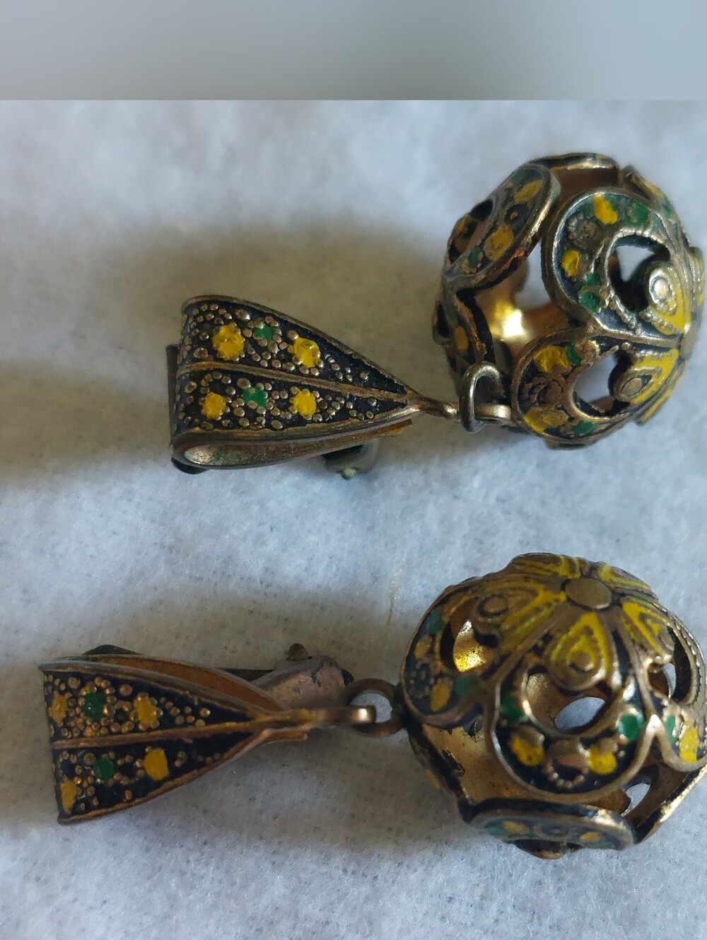 Vintage Estate Cloisonne Enamel Openwork Dangle Clip On Earrings Gold Tone